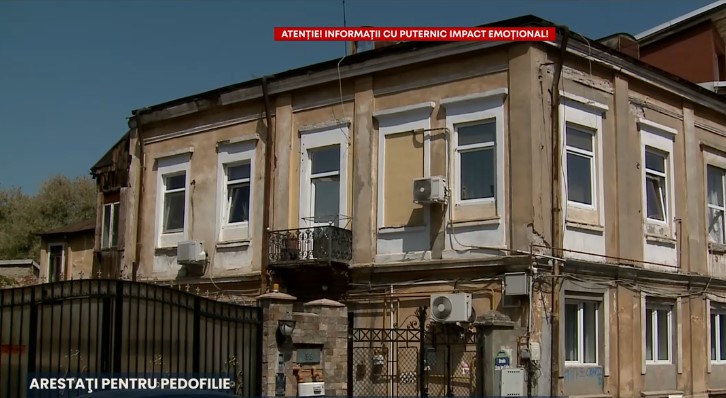 Cei doi bărbați arestați sub acuzația că au violat minore s-ar putea să fi făcut mult mai multe victime decât se știe