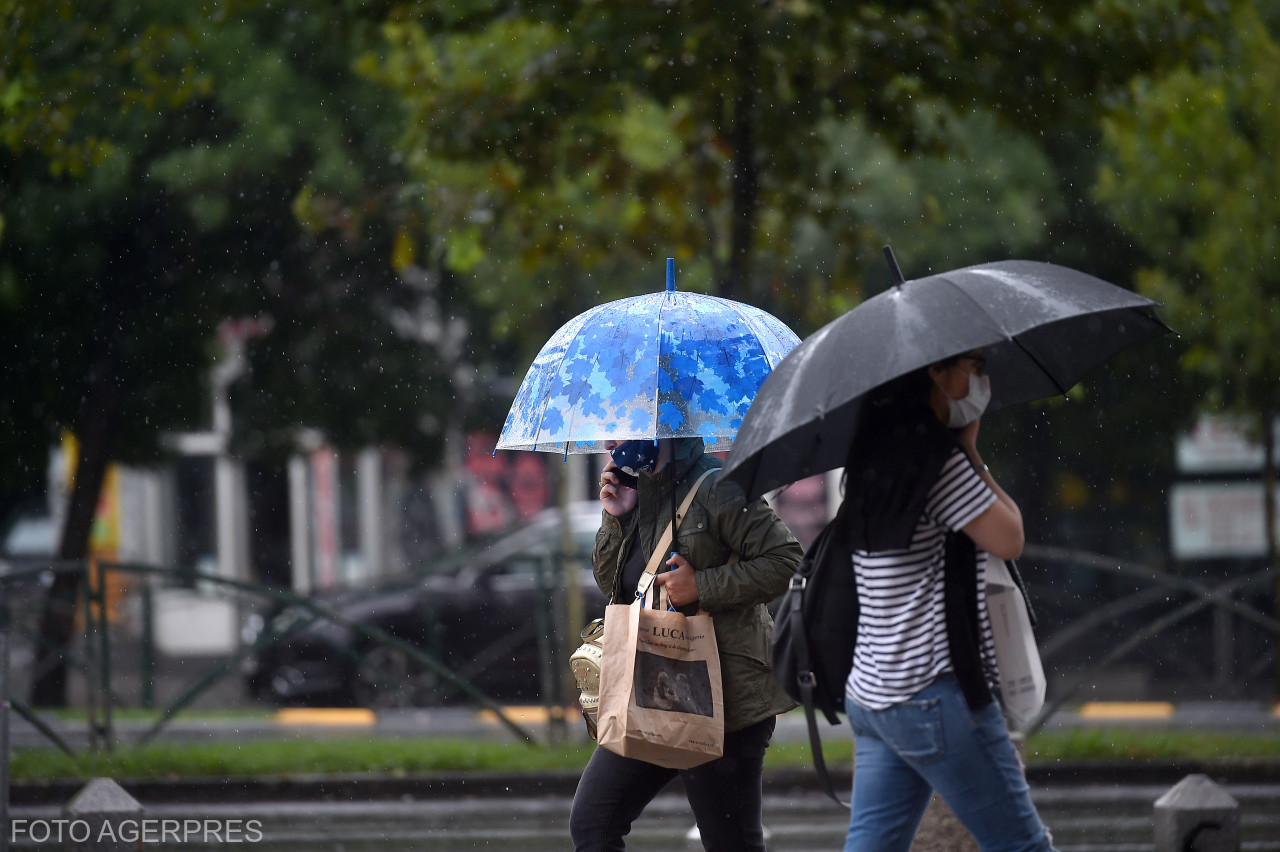 Meteorologii au emis noi atenționări meteo. Cod galben de ploi torențiale și vijelii în mare parte din țară