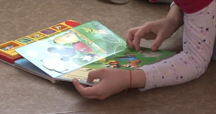Patru pedofili din Gorj și Timiș au fost arestați. Mii de imagini indecente cu minori au fost găsite în calculatoarele lor