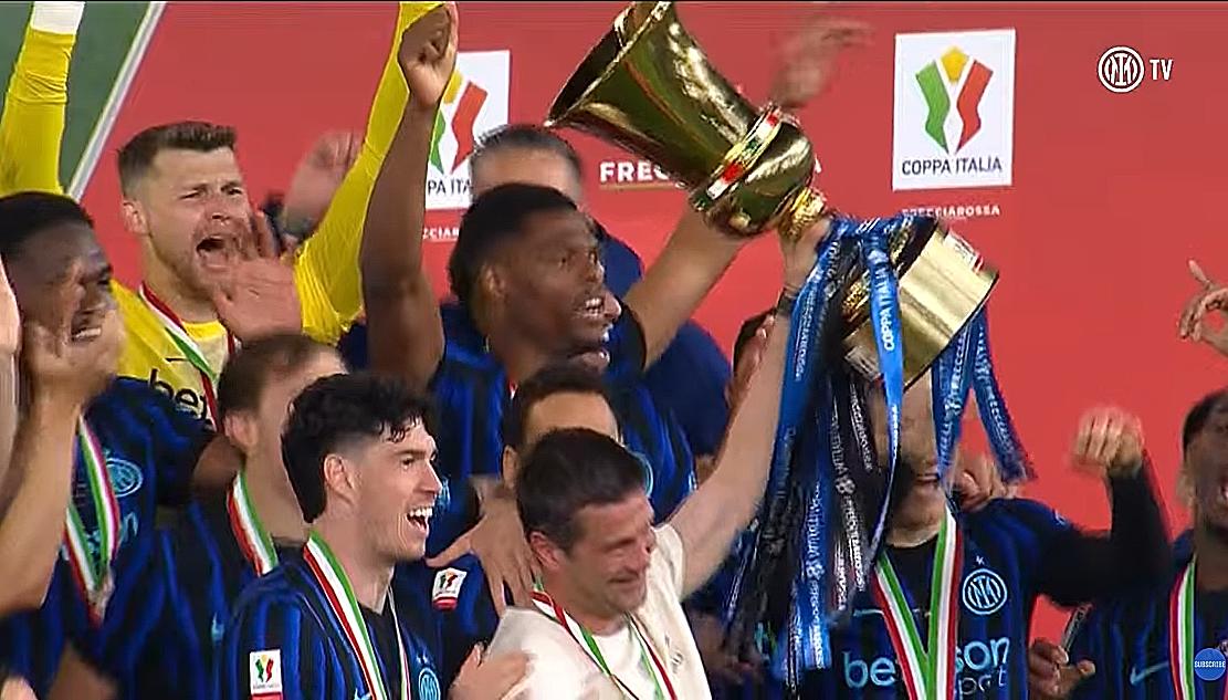Gazetta dello Sport, despre ”băiatul cu tunsoare scurtă”: Chivu învinge Lazio cu 2-0 și intră în istorie cu ”doblete”