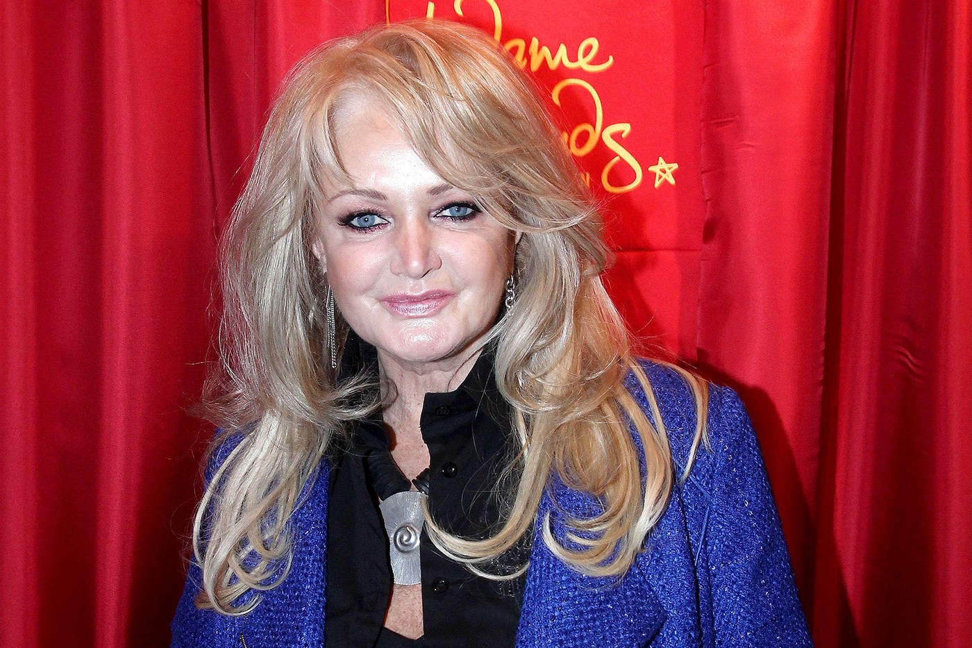 Bonnie Tyler a fost plasată într-o stare de comă artificială după ce a fost operată de urgenţă în Portugalia
