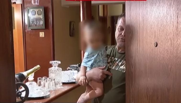 O ucraineancă refugiată în România susține că fostul iubit nu îi permite să-și vadă copilul de 9 luni