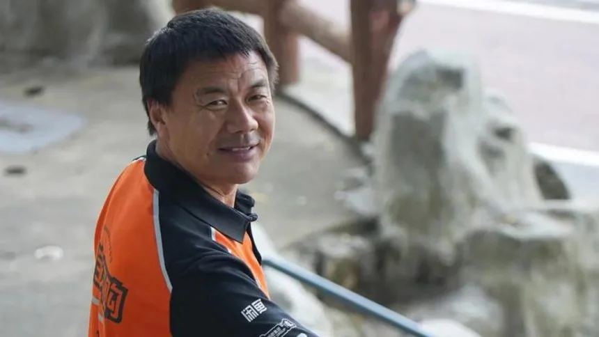 Livratorul de mâncare premiat literar în China păstrează slujba de curier