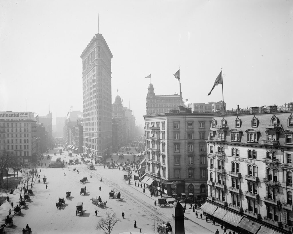 O clădire emblematică din New York renaște după șapte ani de renovări. Apartamentele de lux ajung la 58,5 milioane de dolari