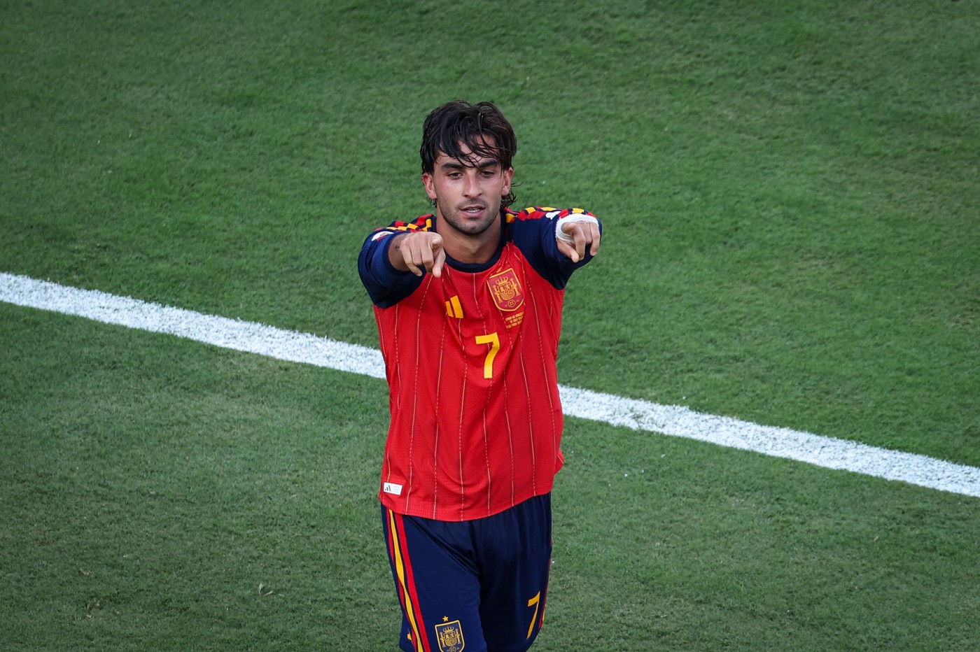 Fotbalistul Ferran Torres a adoptat un câine salvat din adăpost în Bulgaria