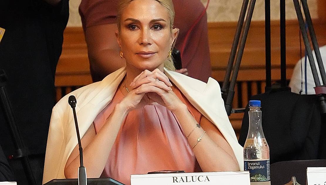 Raluca Turcan: Grindeanu compară merele cu perele, doar ca să îi iasă de un atac manipulator şi fals la adresa premierului
