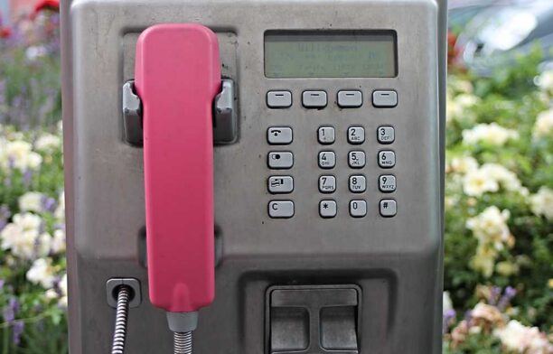 Telefon stradal / Pixabay